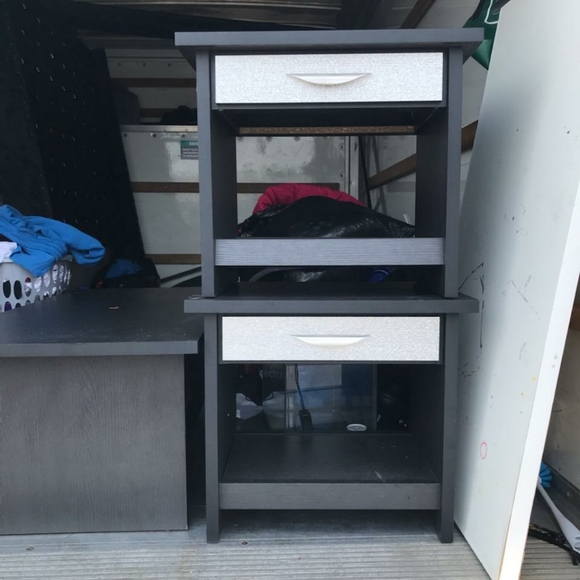 Dresser set - Picture 2 of 2